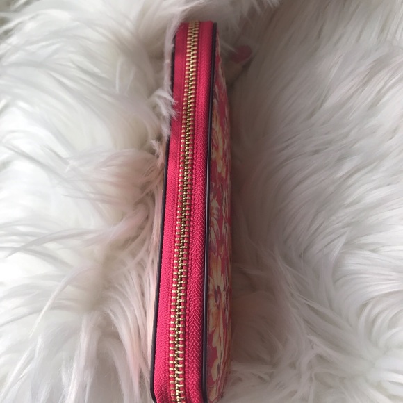 Coach Accordion Zip Wallet With Vintage - Picture 10 of 12